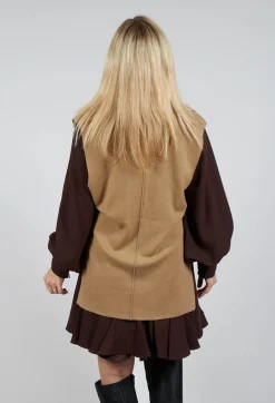 Mei Meij Jumpers^V-Neck Knitted Vest in Camel
