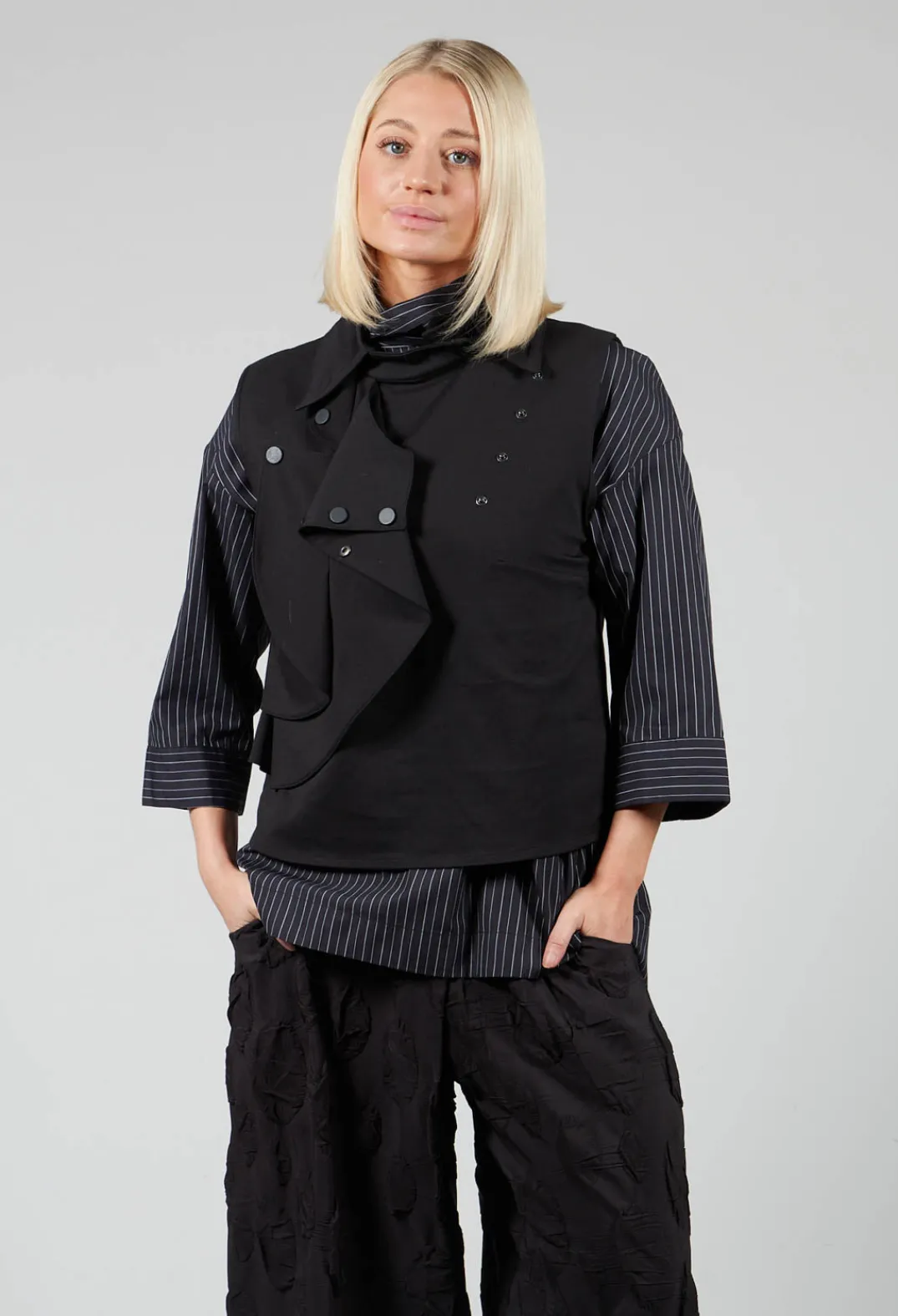 Caraclan Tops^Waistcoat with Popper Fastenings in Black