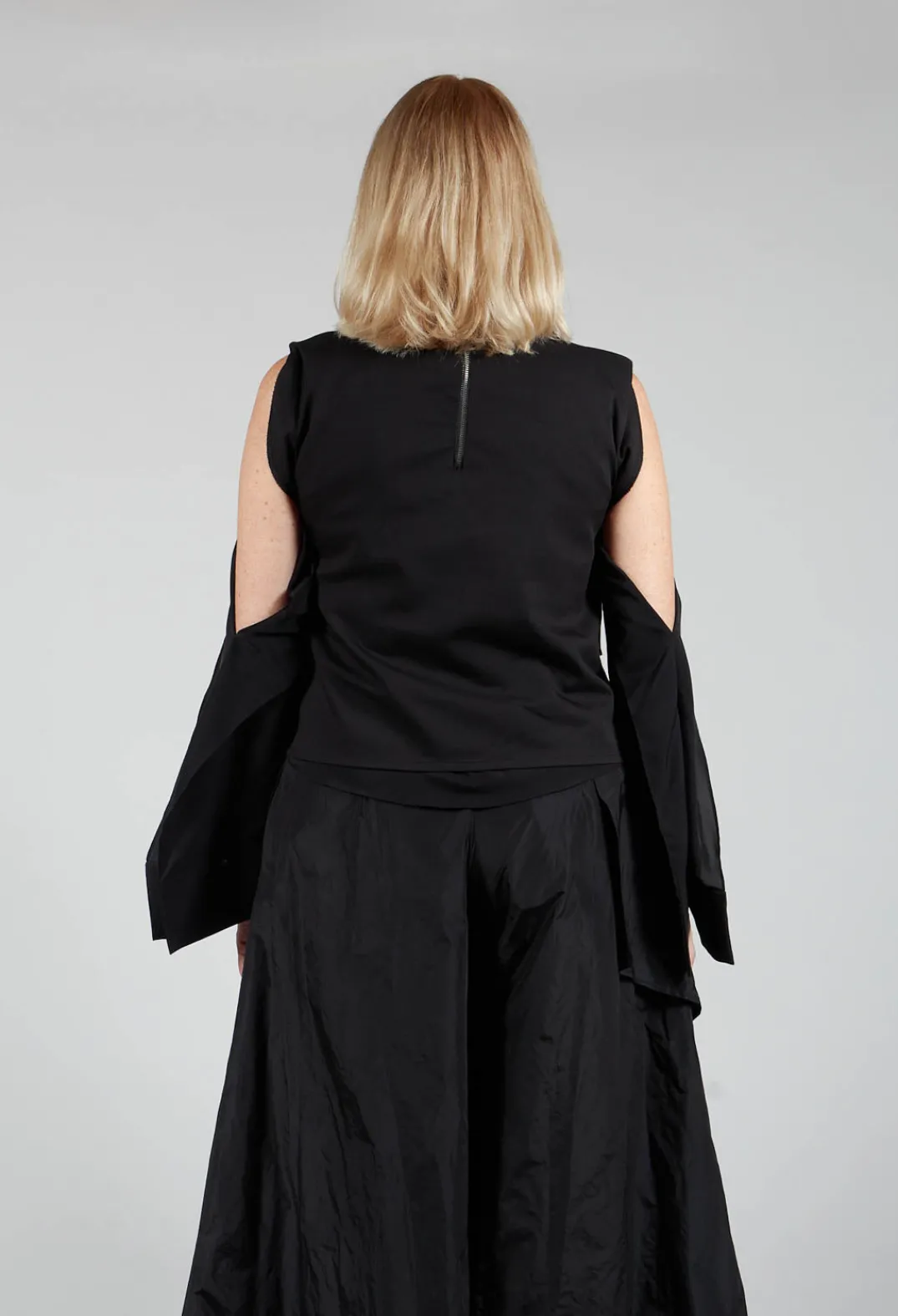 Caraclan Tops^Waistcoat with Popper Fastenings in Black