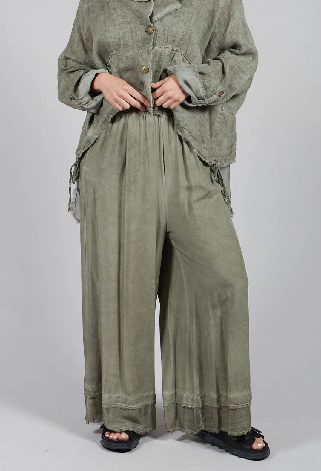 Sanctamuerte Trousers^Wide Leg Trousers in Viscosa Tinto Marmorizzato Olive