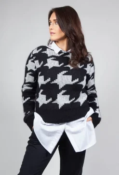 Sarah Pacini Jumpers^Wide Neck Jumper in Black and White