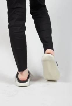 Lofina Flats|Sandals^Wide Strap Sliders with Contrasting Sole in Gasoline Nero