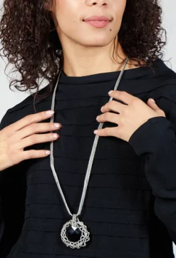 Einika Necklaces^Woven Pendant Necklace in Silver